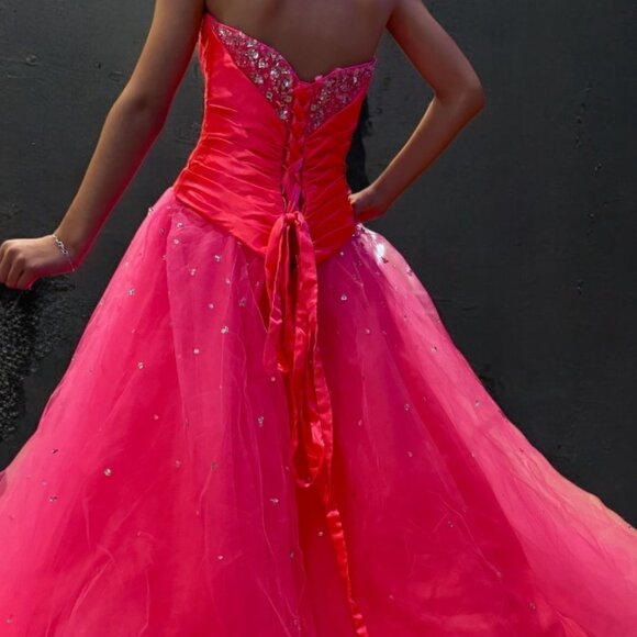EUC! Mori Lee -  Prom/ Quince/ Sweet 16- Special Event! STUNNING!!🤩 US size 3/4 - Picture 3 of 6